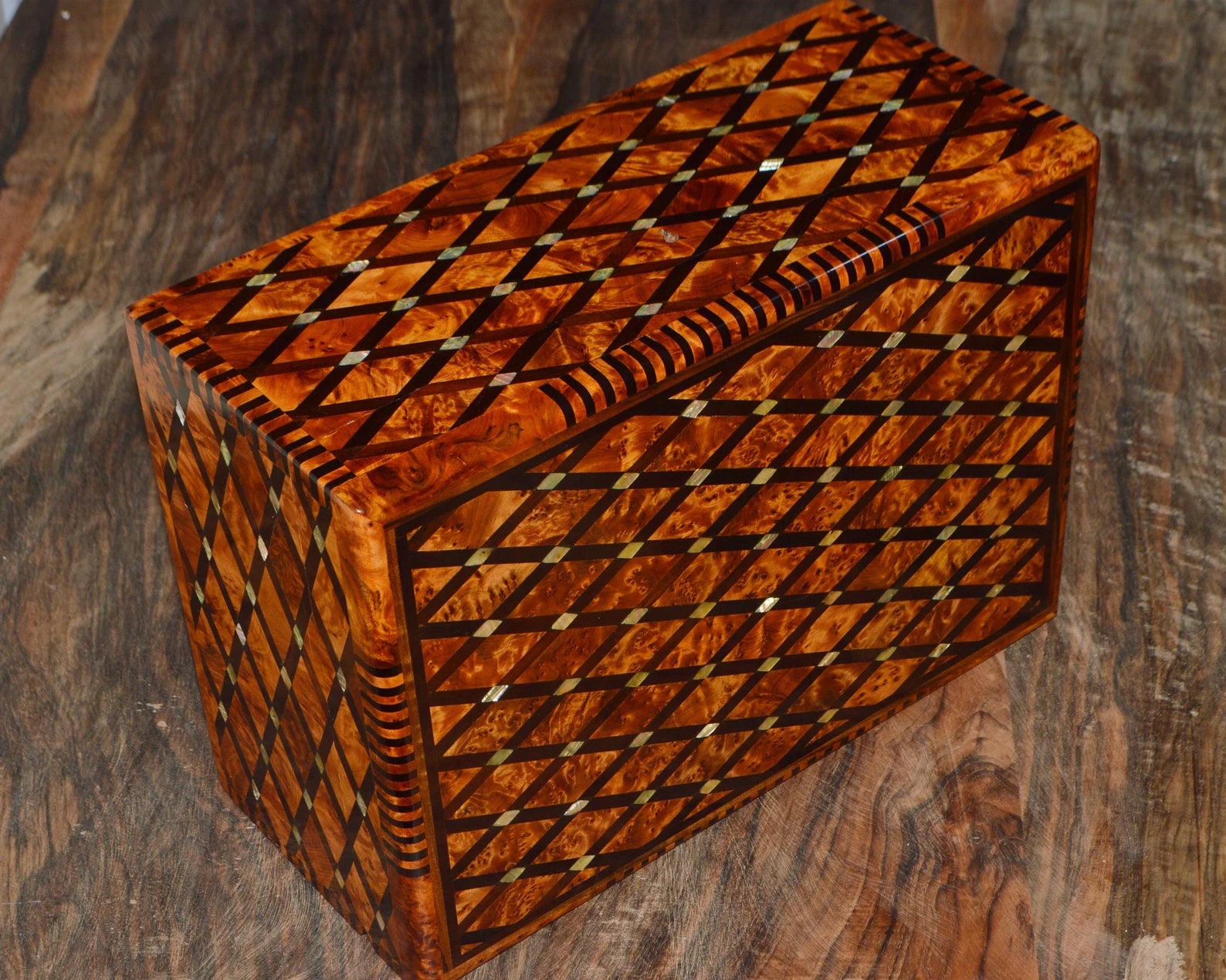 Luxury Moroccan Thuya Wood Jewelry Box with Mother-of-Pearl Inlay – Handcrafted Large Keepsake Chest