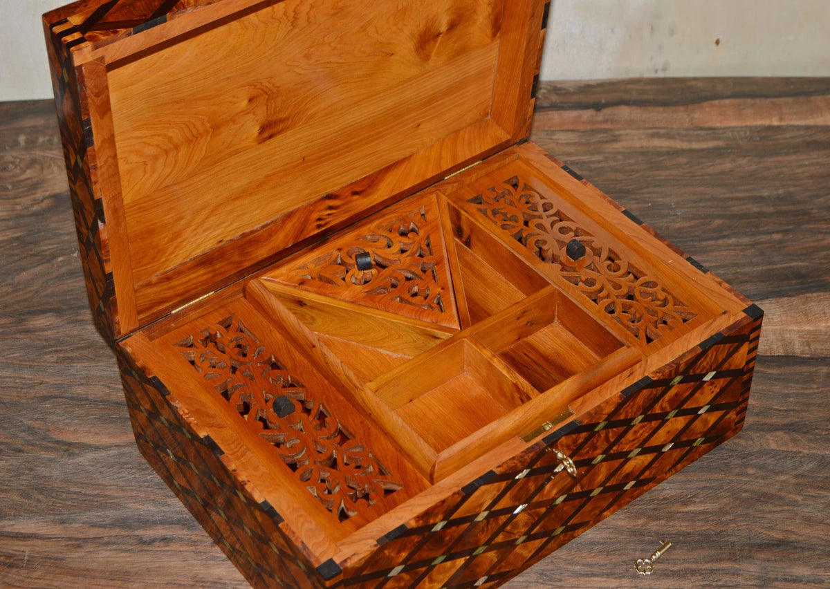 Luxury Moroccan Thuya Wood Jewelry Box with Mother-of-Pearl Inlay – Handcrafted Large Keepsake Chest