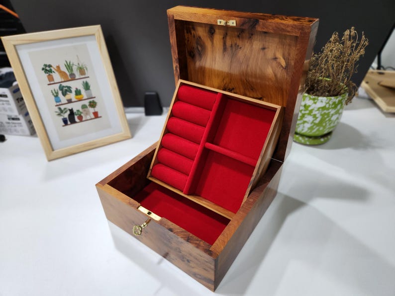 Moroccan Thuya Wood Jewelry Box with Geometric Inlay – Handcrafted in Essaouira